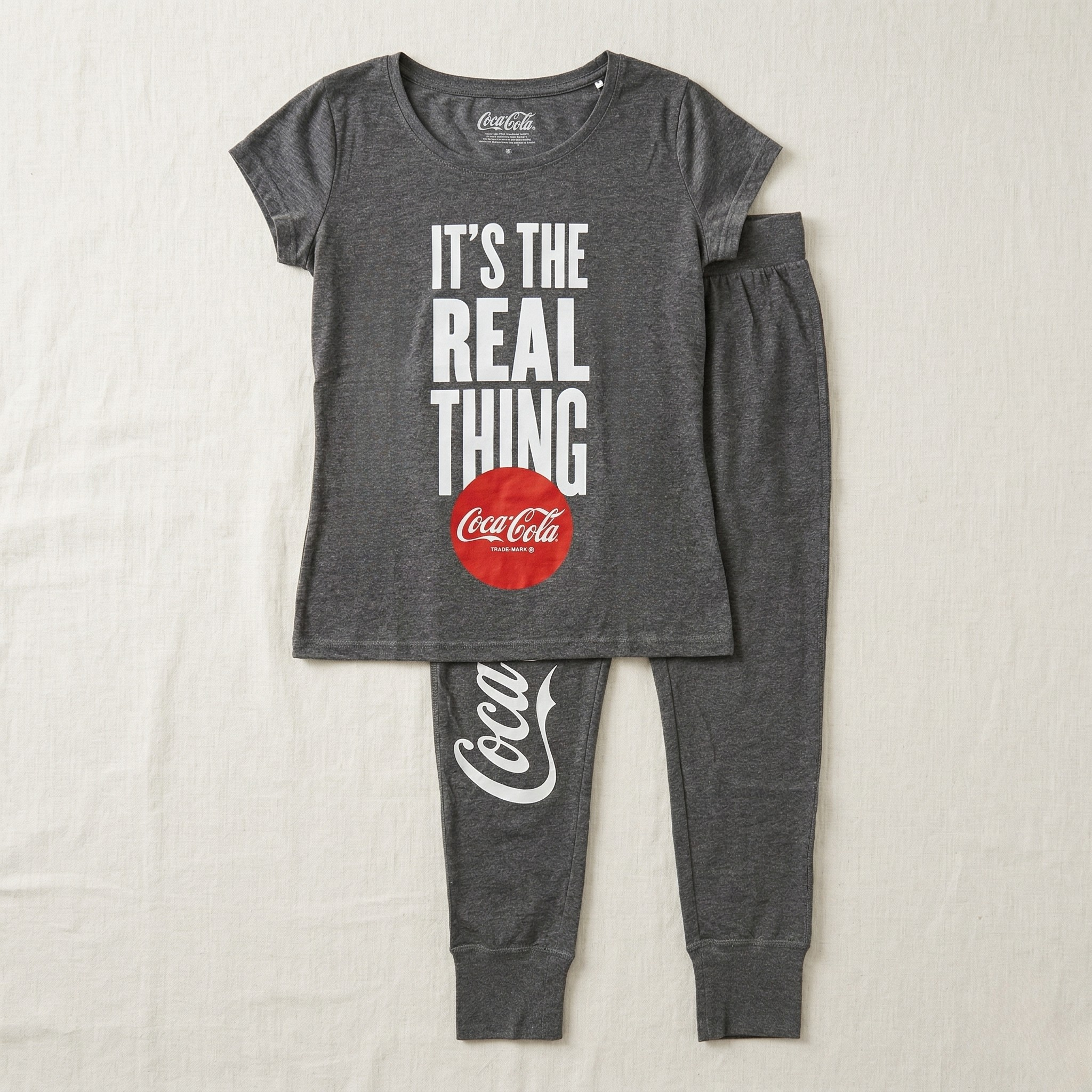بيجاما نسائية كوكاكولا
