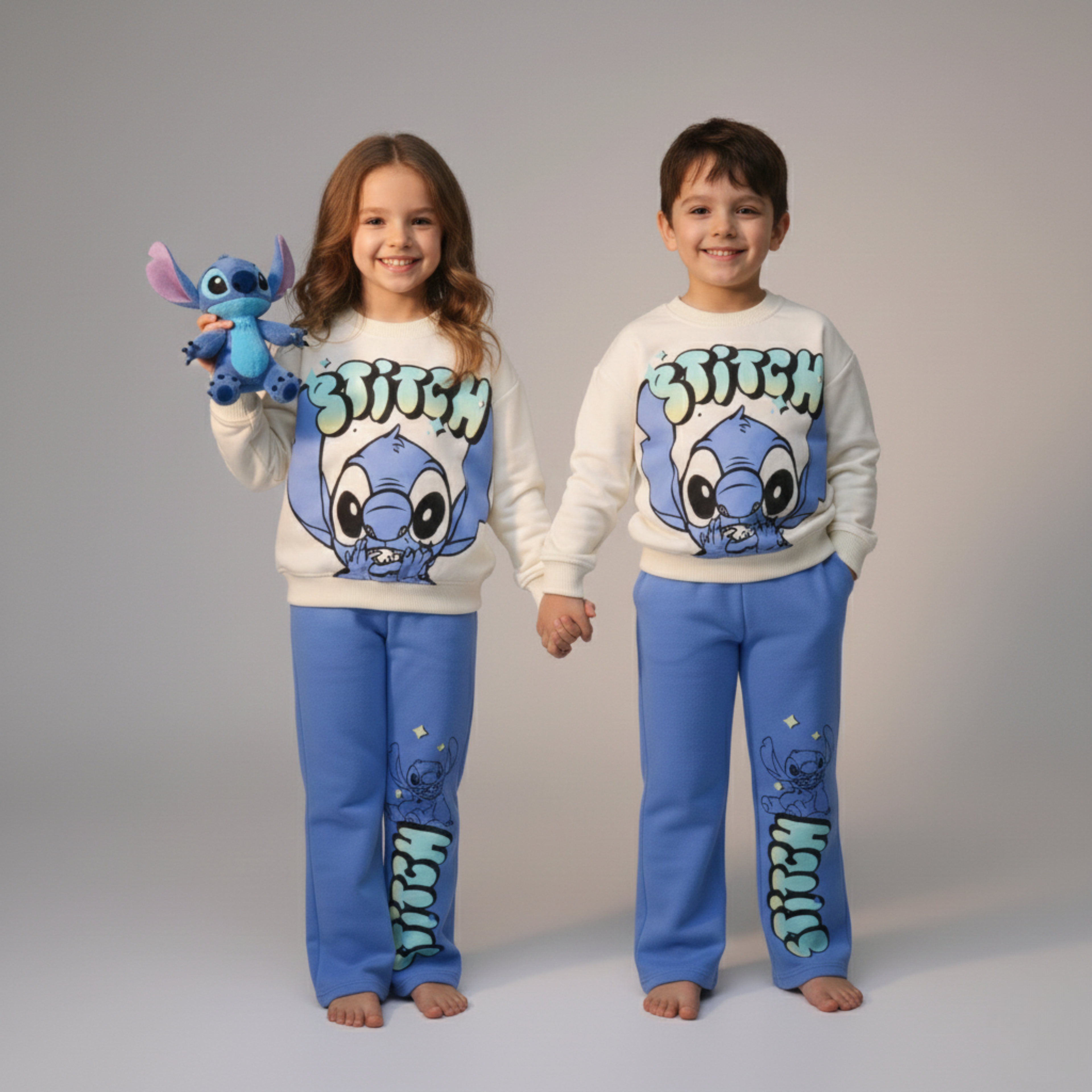 بيجامة Stitch Cosmic Cream بأكمام طويلة (للجنسين)