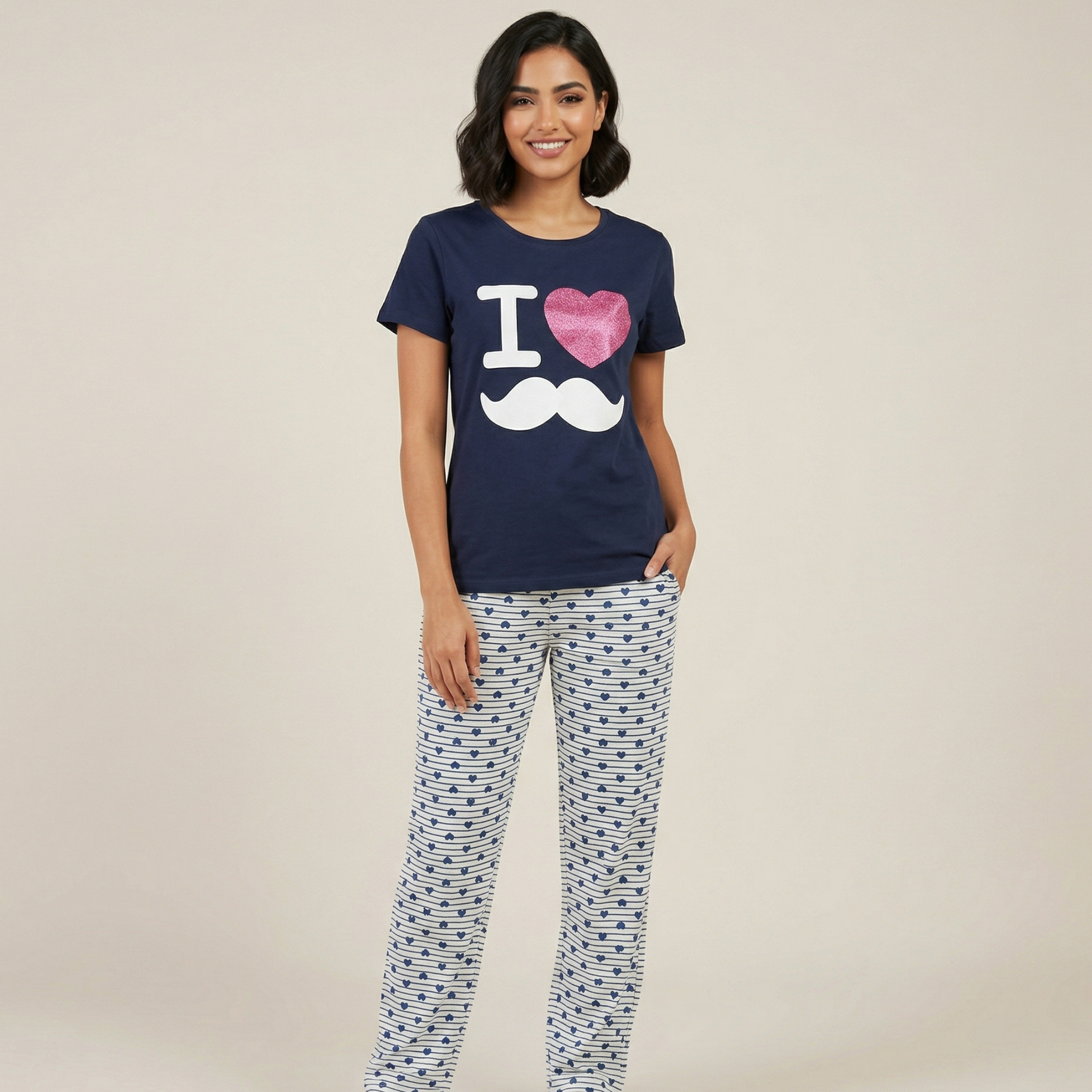أنا أحب بيجامات النساء من Mustache