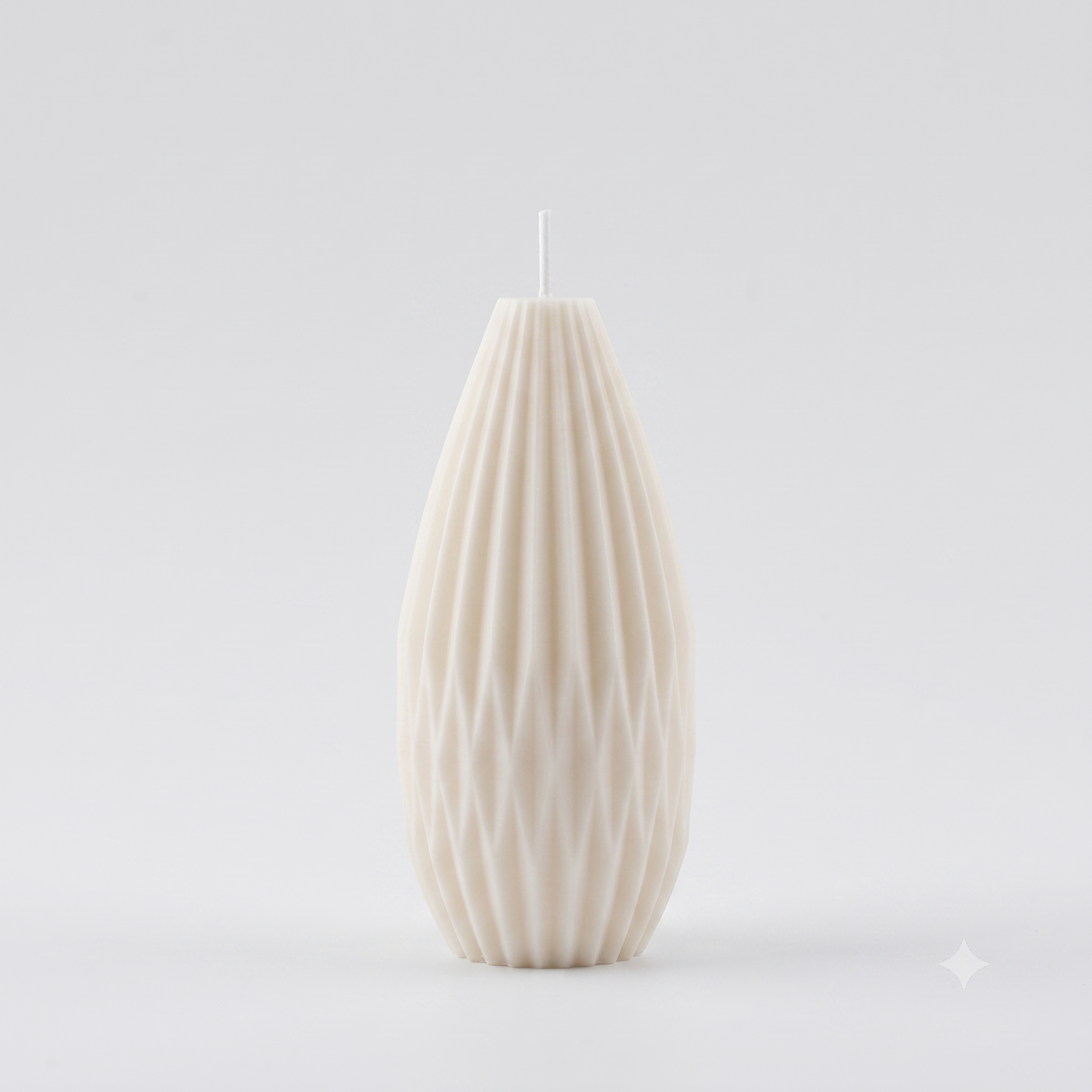 شمع ابيض بيضوي مضلع 15CM معطر - HM23-553