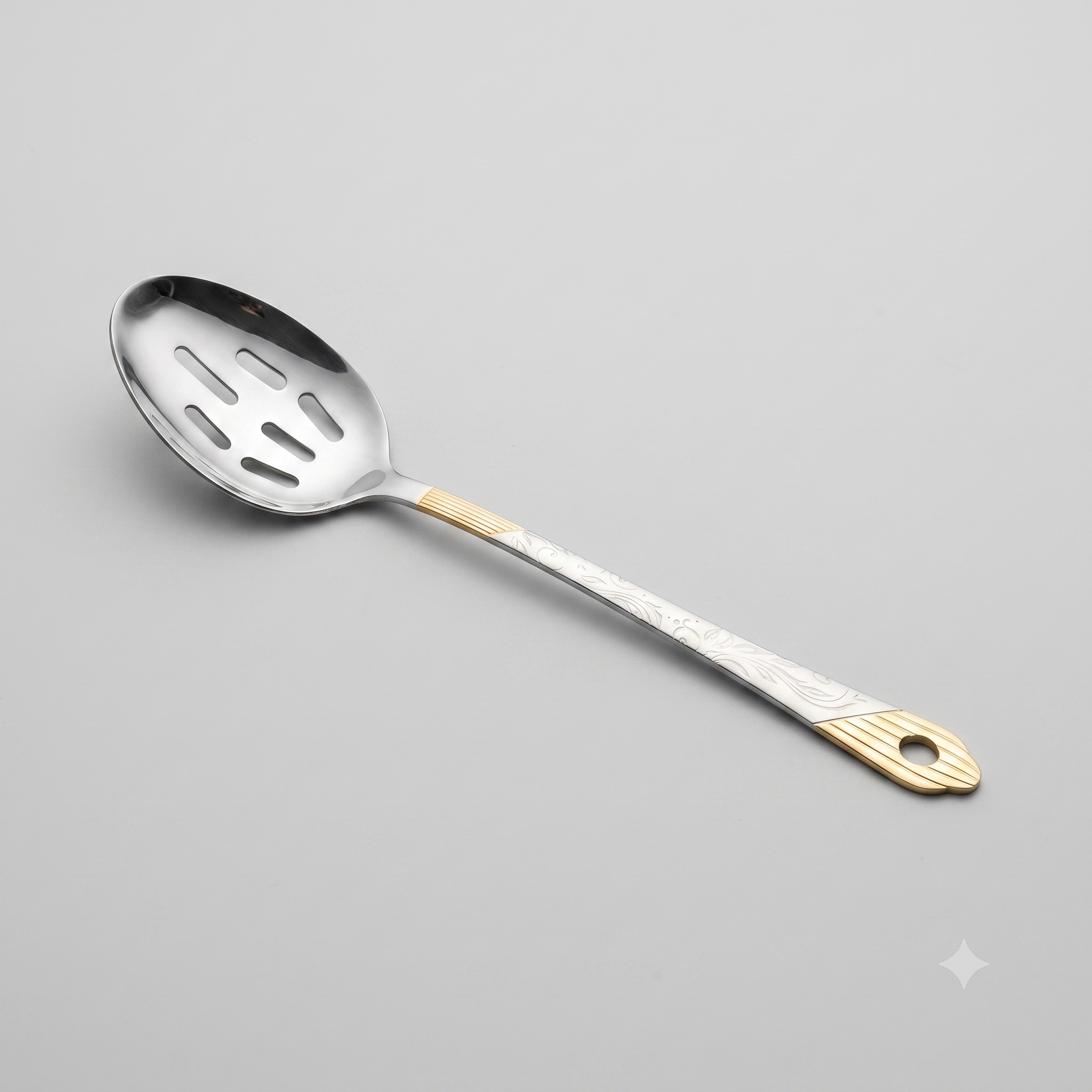 Plain big perforated spoons