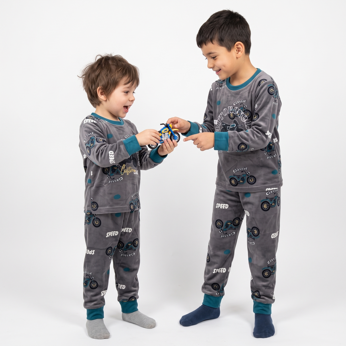 Kids Winter Pajama Set 656269A
