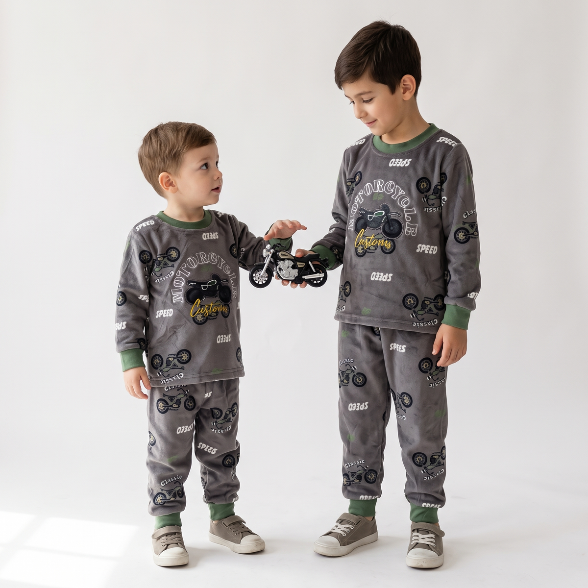 Kids Winter Pajama Set 656269A