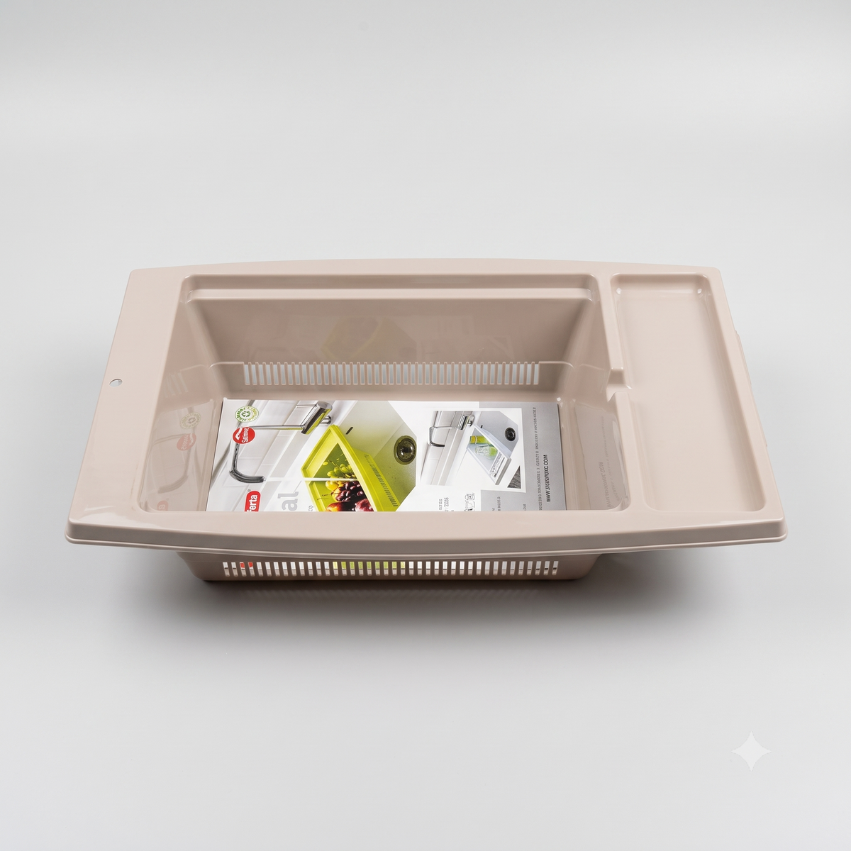 Pill Box with Lid 1.6 Liter Firm