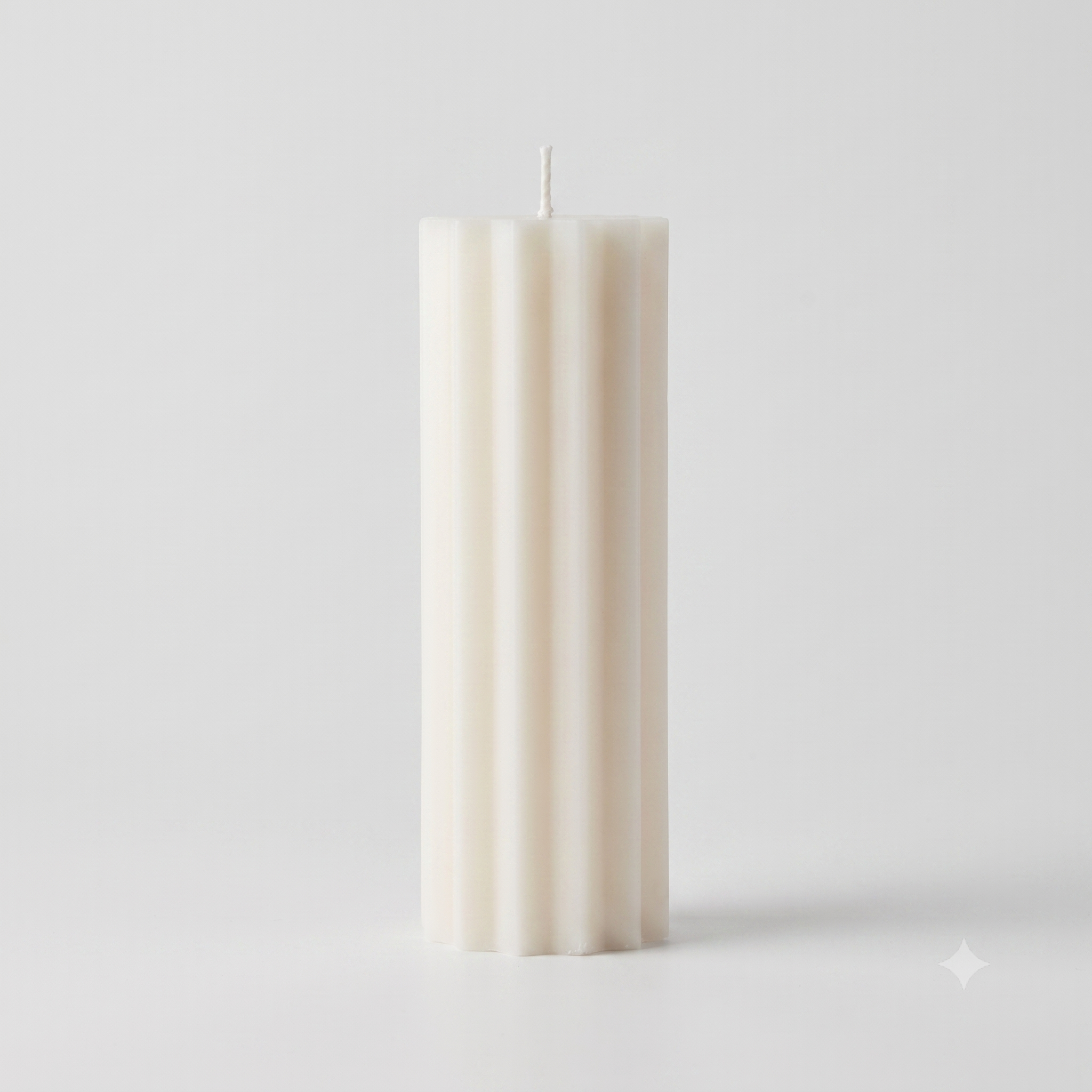 شمع ابيض مضلع 20CM معطر - HM23-550-2