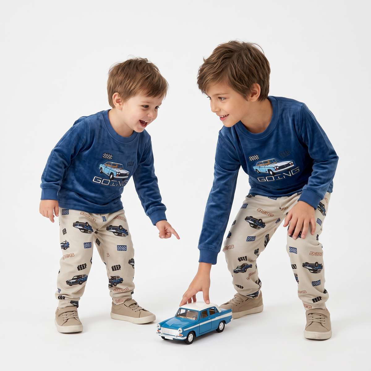 Kids Winter Pajama Set 651120A