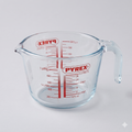Pyrex 1L Glass Measuring Jug with Handle