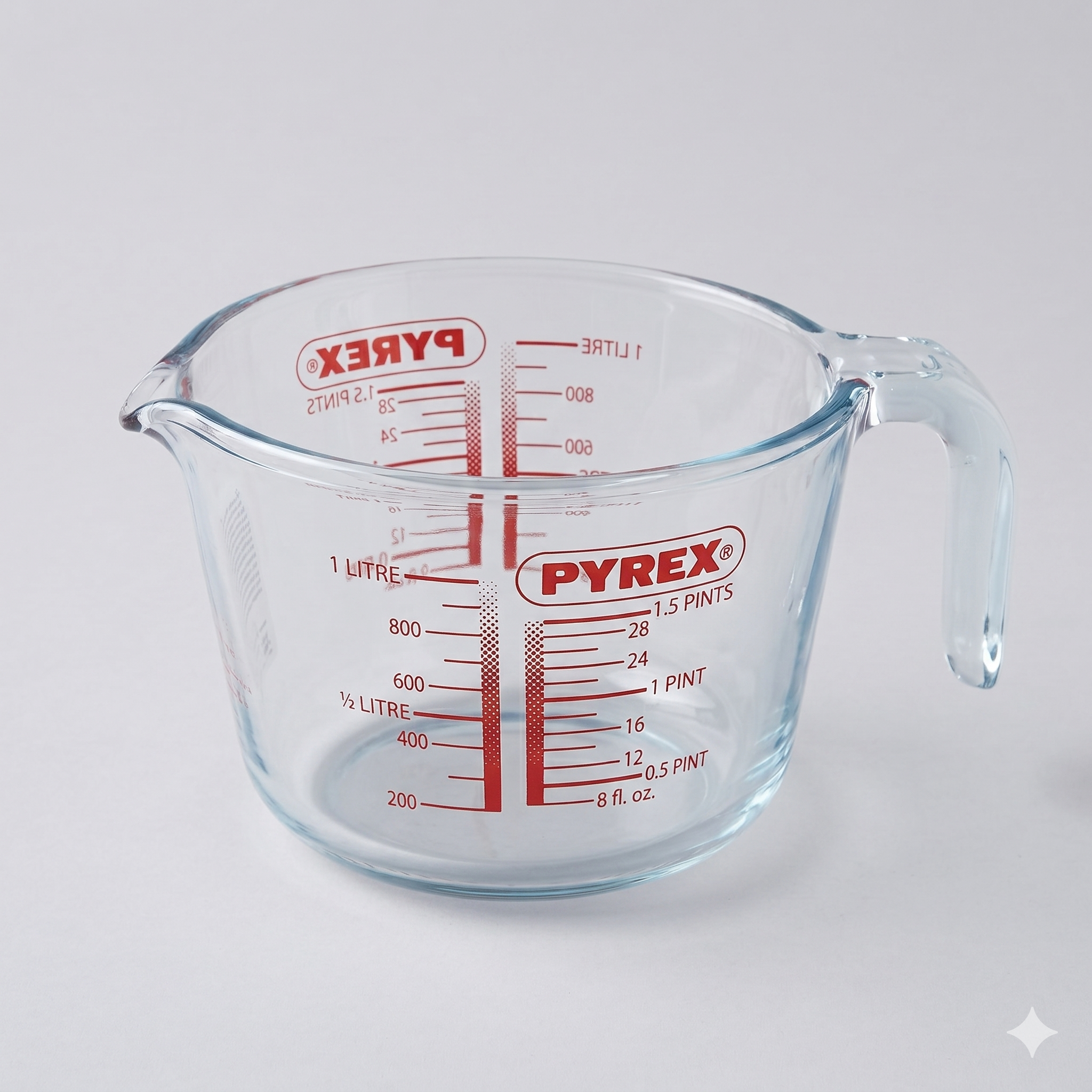 Pyrex 1L Glass Measuring Jug with Handle